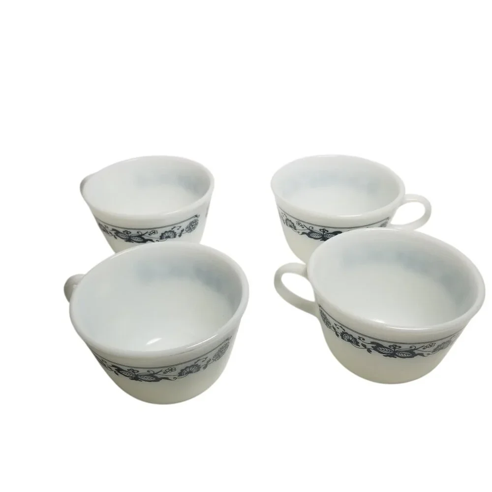 Vtg Pyrex Corell Old Town Blue Onion Prairie Cottagecore Glass Set of 4.
